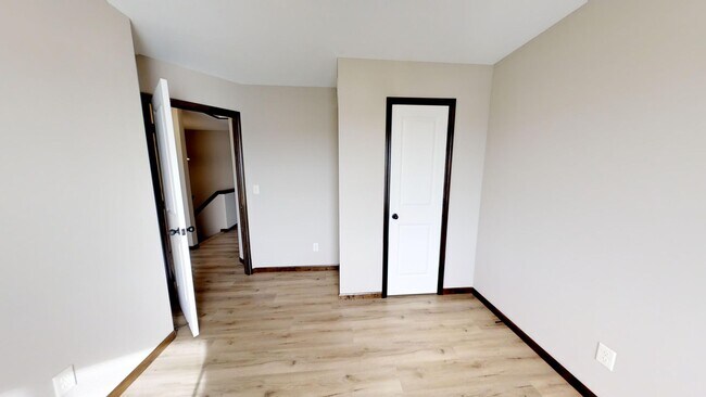 Building Photo - 711 Deer Haven Ct