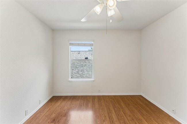 Building Photo - 2372 Paradise Ridge Dr