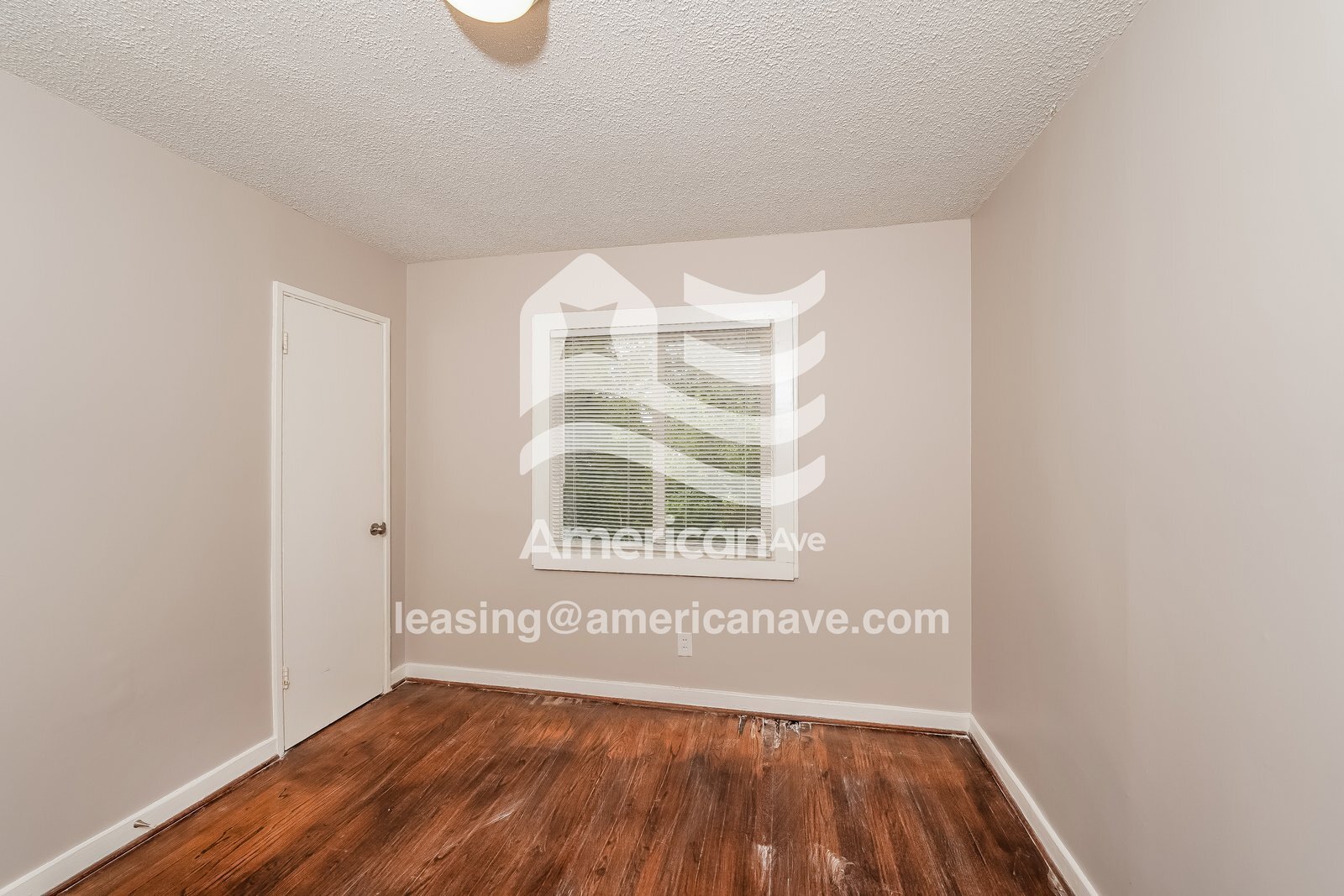 Building Photo - 8228 10th Ave S