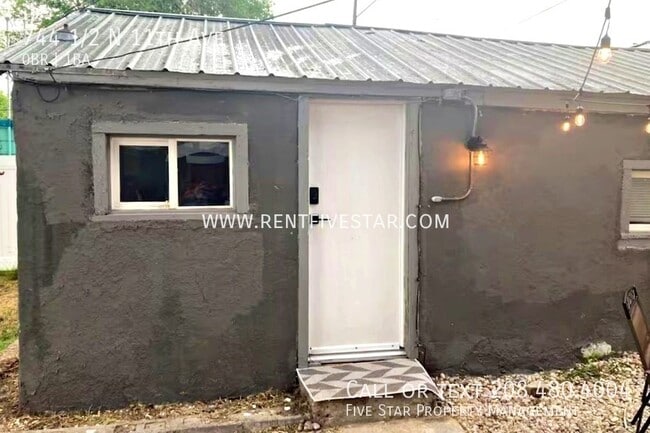 Building Photo - 744 1/2 N 11th Ave-