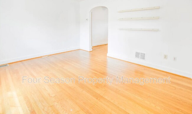 Building Photo - 139 Belview Ave