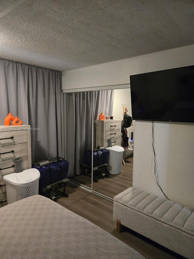 Building Photo - 16450 NW 2nd Ave