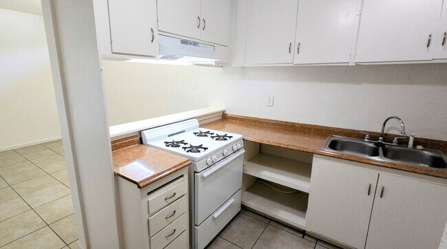 Building Photo - NO APPLICATION FEES (Section-8 Ok) 3-Bed A...