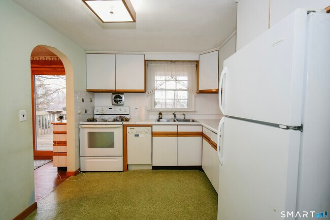 Building Photo - 60 Wildwood Rd