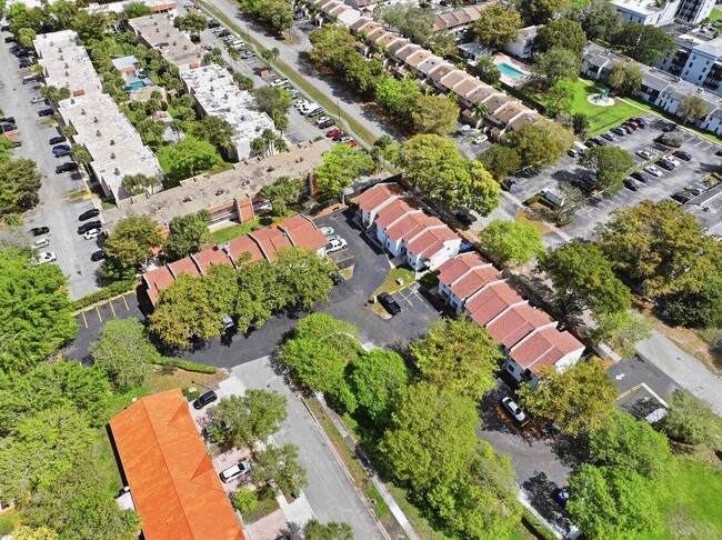 Building Photo - 3907 NW 76th Terrace