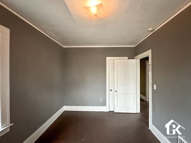 Building Photo - 2732-2734 Clements
