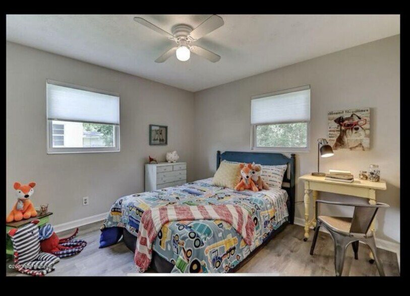 Building Photo - 4261 Key Largo Dr