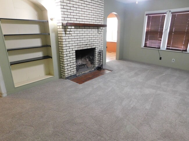 Building Photo - 2 Bedroom Home in El Dorado