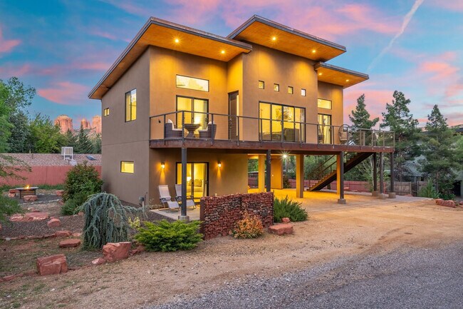 Building Photo - 30 Moondance Ln