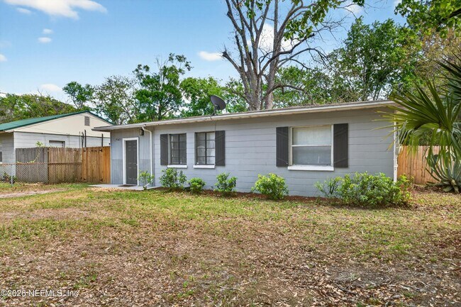 Building Photo - 2960 W 10th St