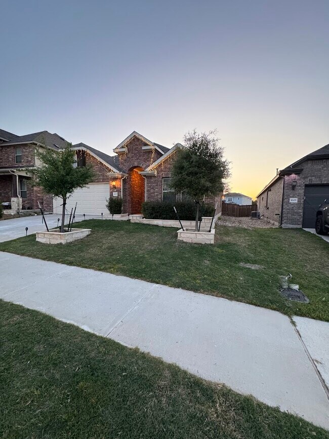 Building Photo - 1609 Harrongton Wy