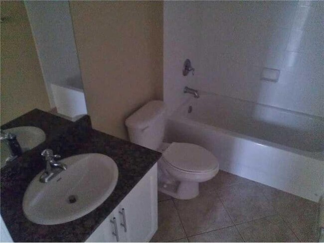 Building Photo - 6920 Julia Gardens Dr