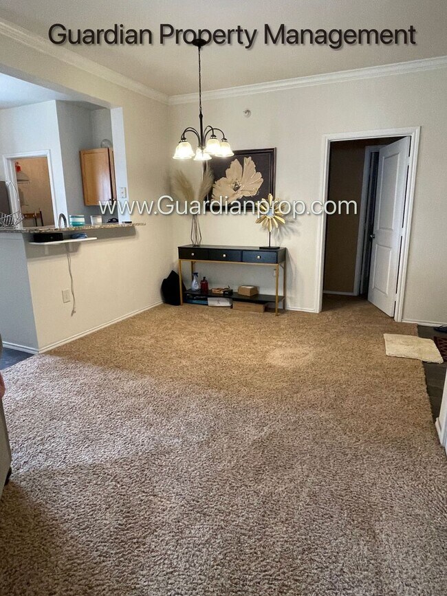 Building Photo - Eden Prairie Southwest Station Condo, 2 Full Baths, 1 Parking Space, Amenity Rich Building