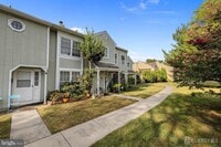 Building Photo - 5 Pond View Dr