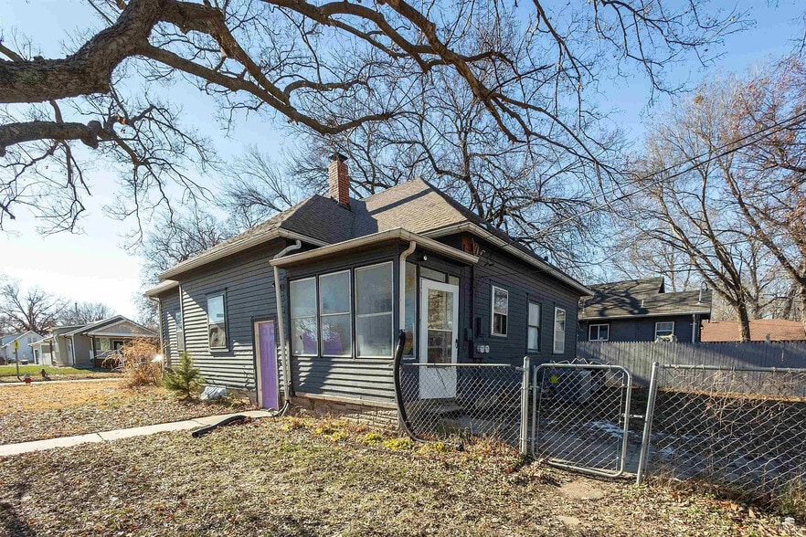 Building Photo - 1500 Houston St