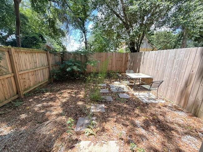 Building Photo - 3 Bedroom 2.5 Bath Townhouse in Barnwell Breeze - North Charleston