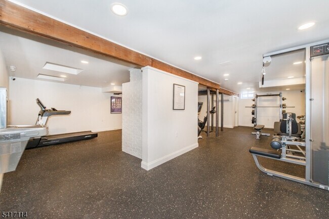 Building Photo - 376 Claremont Ave