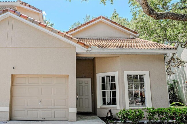 Building Photo - 1236 N Fairway Dr