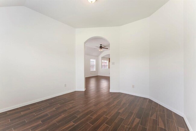 Building Photo - 28519 Lockeridge View Dr