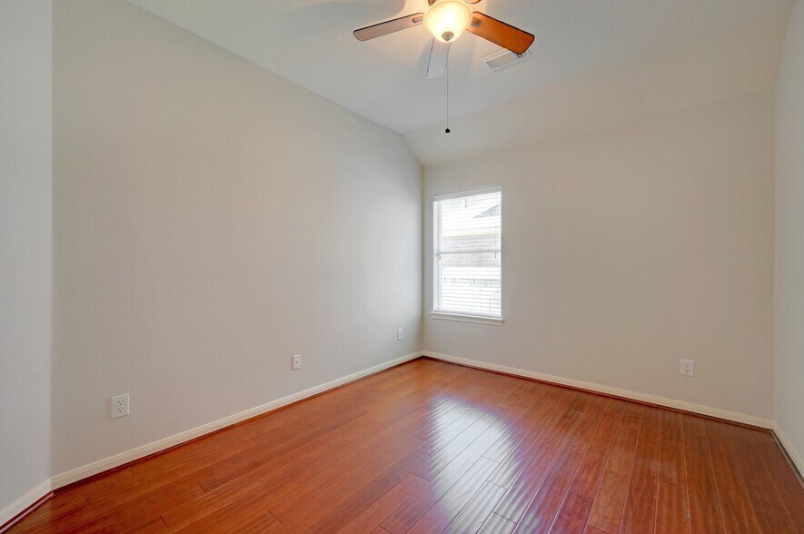 Building Photo - 2605 Salorn Way