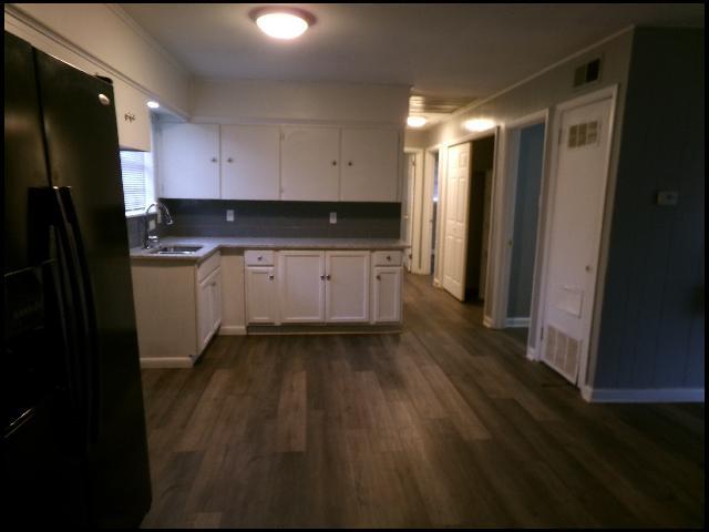 Building Photo - 7018 Fairfield Dr