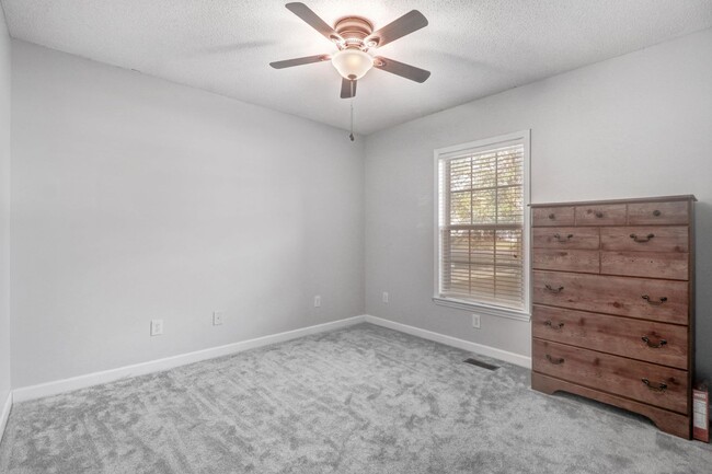Building Photo - Spacious BRICK HOME in Goldsboro - 3 BR, 2...