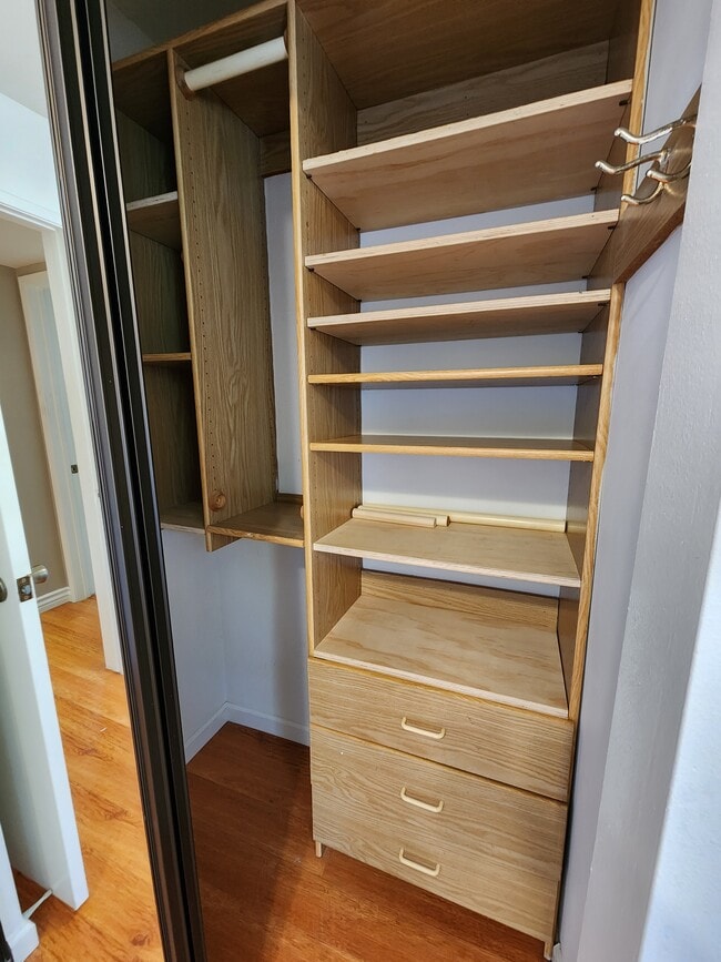 Building Photo - 1502 Rock Glen Ave