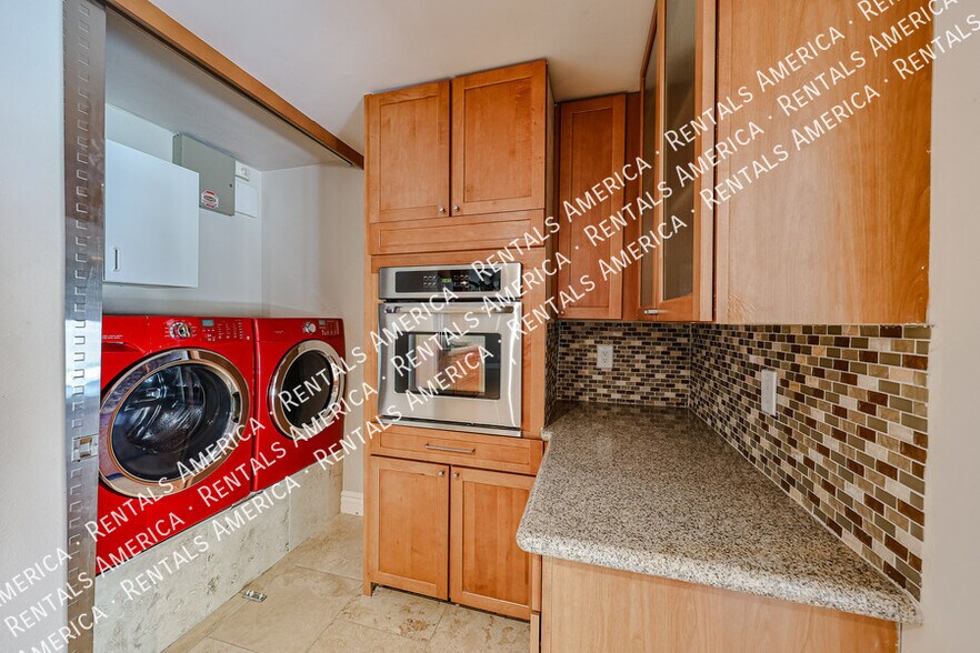Building Photo - 13242 N 11th Ave