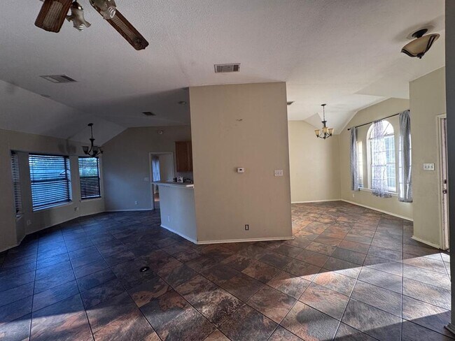 Building Photo - 1805 Whirlwind Trail