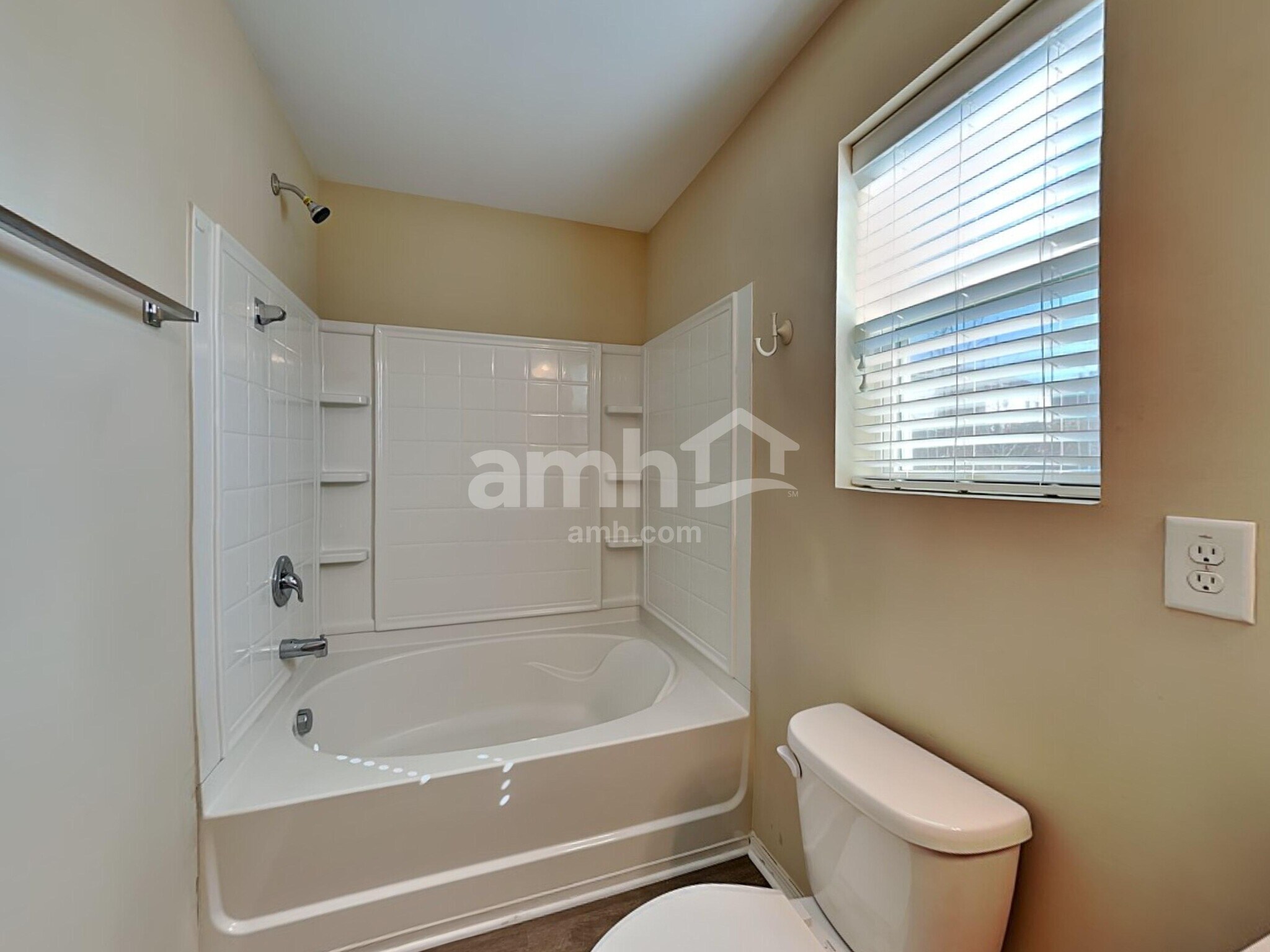 Building Photo - 96 Yarmouth Dr