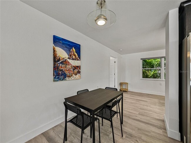 Building Photo - 7125 Shore Dr S