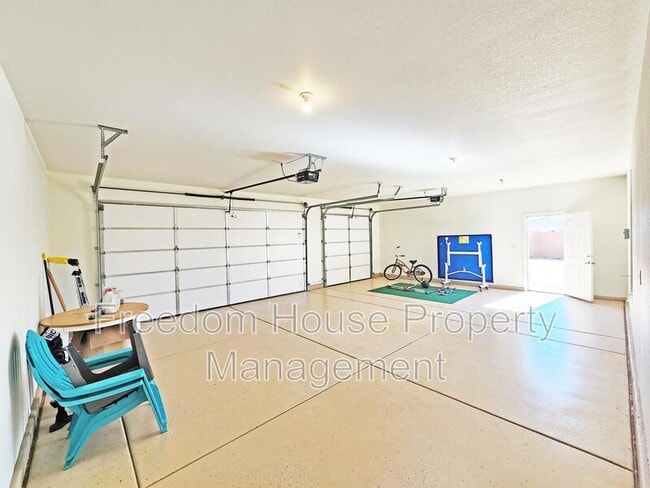 Building Photo - 6660 Stubblefield Dr