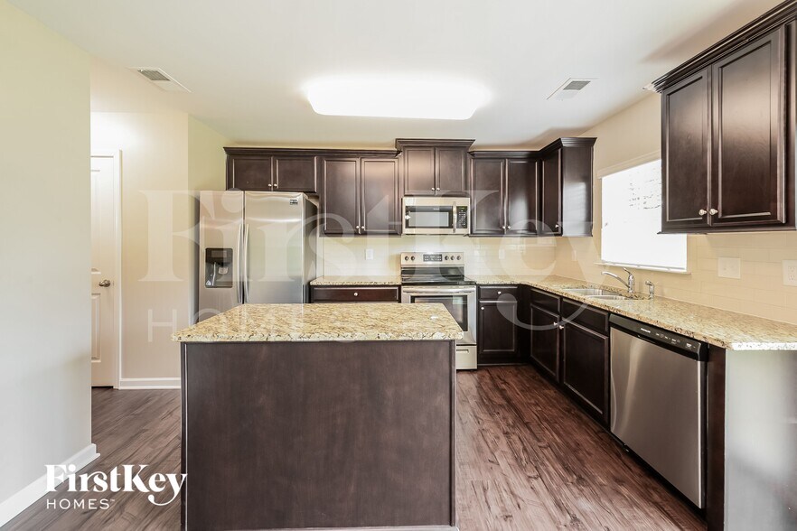 Building Photo - 1684 Castle Peak Dr