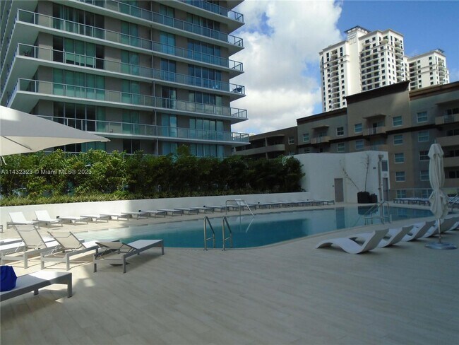 Building Photo - 1100 S Miami Ave