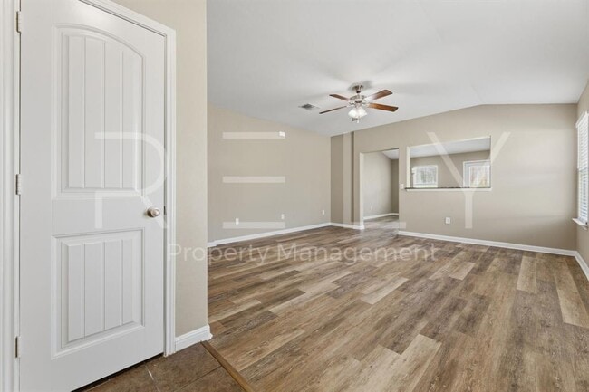 Building Photo - 146 Leon River Loop