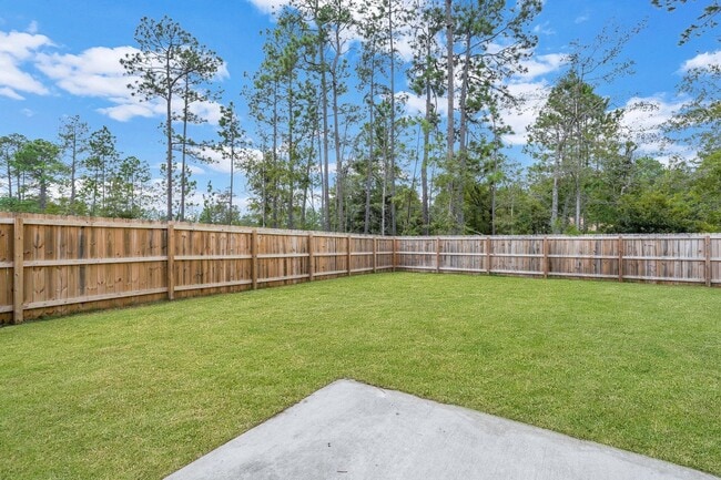 Building Photo - AVAILABLE NOVEMBER (PET FRIENDLY)