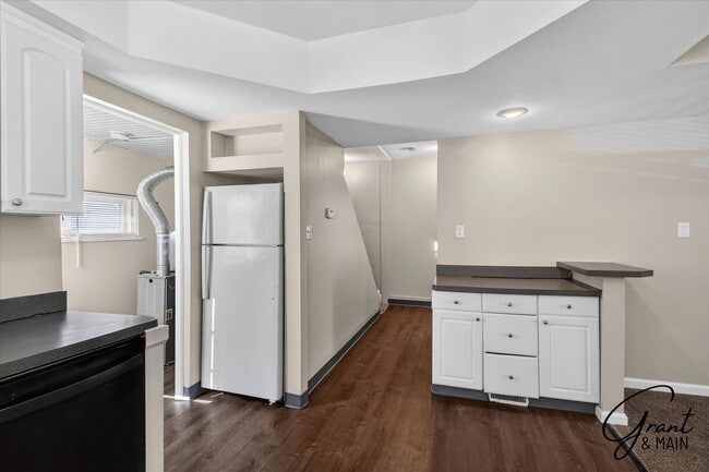 Building Photo - $1250 2 bedroom bungalow