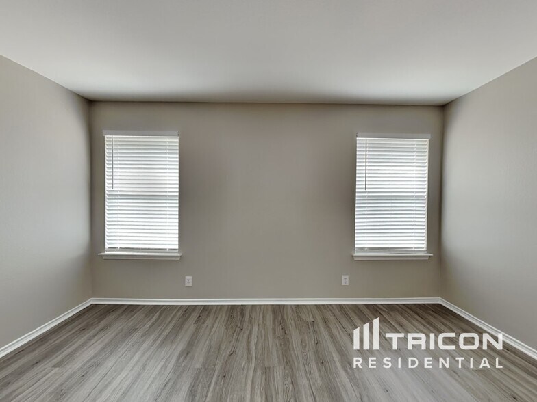 Building Photo - 227 Rock Springs Dr
