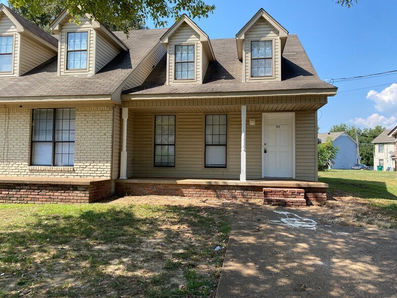 Primary Photo - 31 Manchester Bay