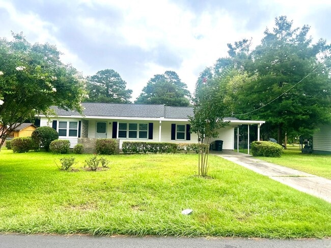Building Photo - 121 Orchard Ln