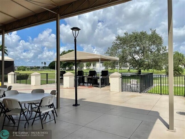 Building Photo - 3301 Aruba Way
