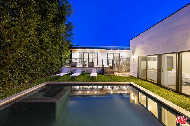 Building Photo - 123 S Kilkea Dr