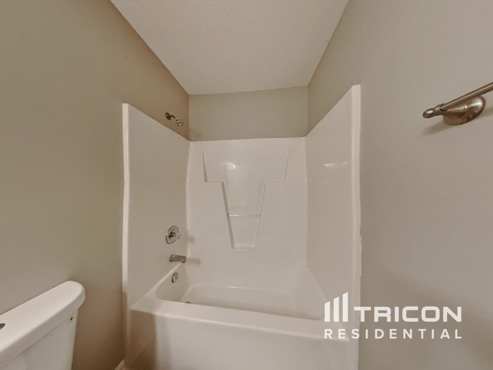 Building Photo - 701 Avondale Dr