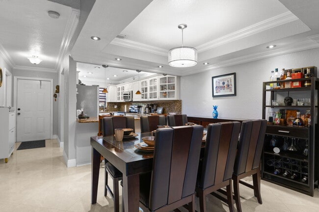 Building Photo - 9119 Limetree Ln