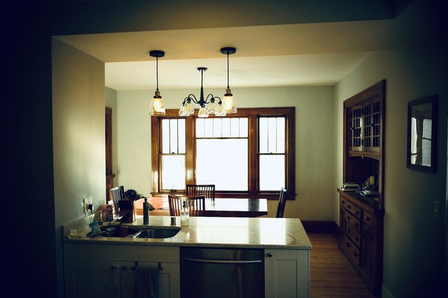 Dining room - 4136 Elliot Ave