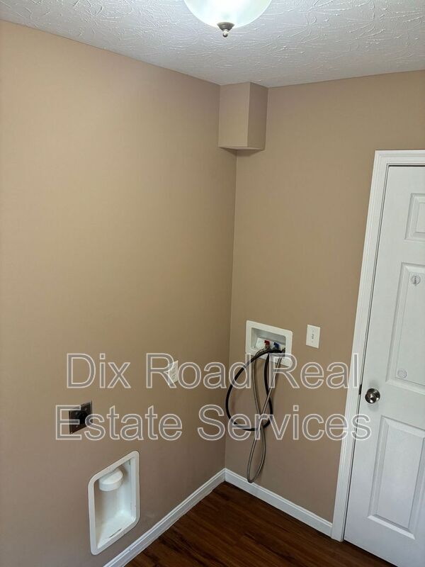 Building Photo - 461 Draft Ct