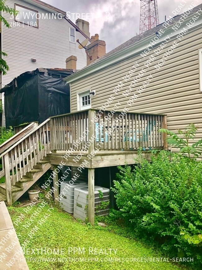 Building Photo - 32 Wyoming St