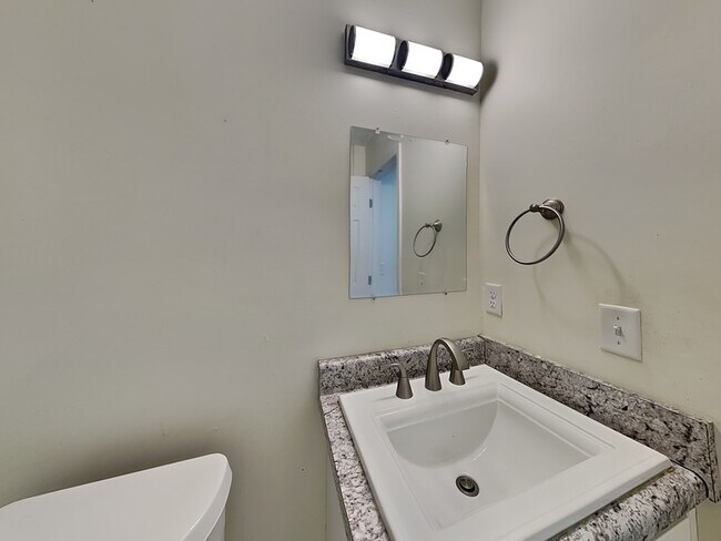 Building Photo - 219 12th St W