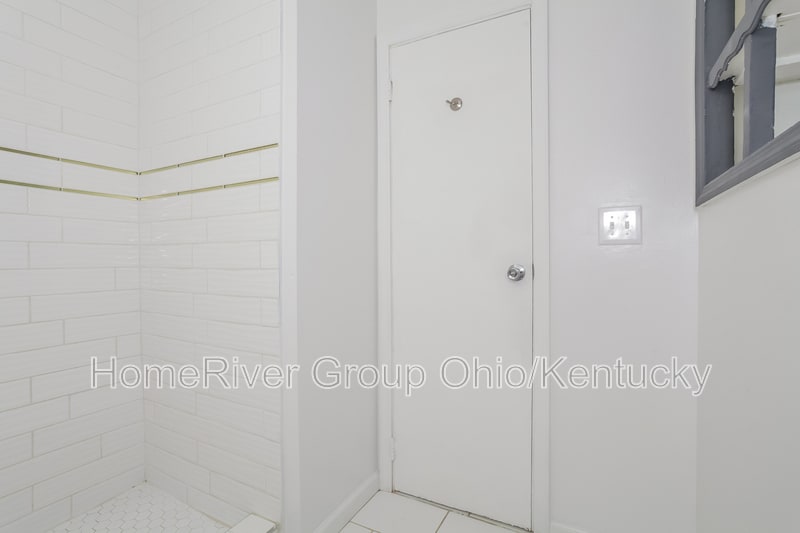 Building Photo - 10735 Invicta Ct
