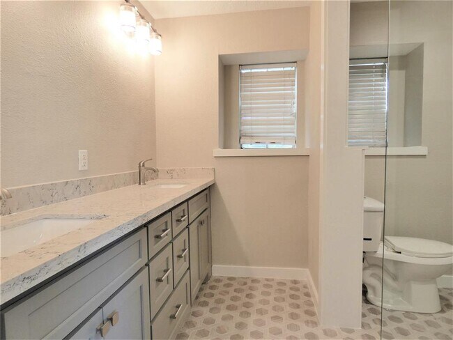 Building Photo - 7511 Renmark Ln